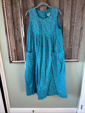 Laura Ashley Turquoise Floral Sleeveless Dress with Pockets 11 buttons back